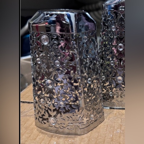 Bath & Body Works Soap Holder Metal Decor - RESERVED for @tiffanywhite895 - Picture 2 of 3